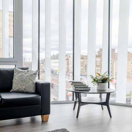 Boutique Vertigo Apartment Central Kingston/London كنغستون أبون تامْسْ المظهر الخارجي الصورة