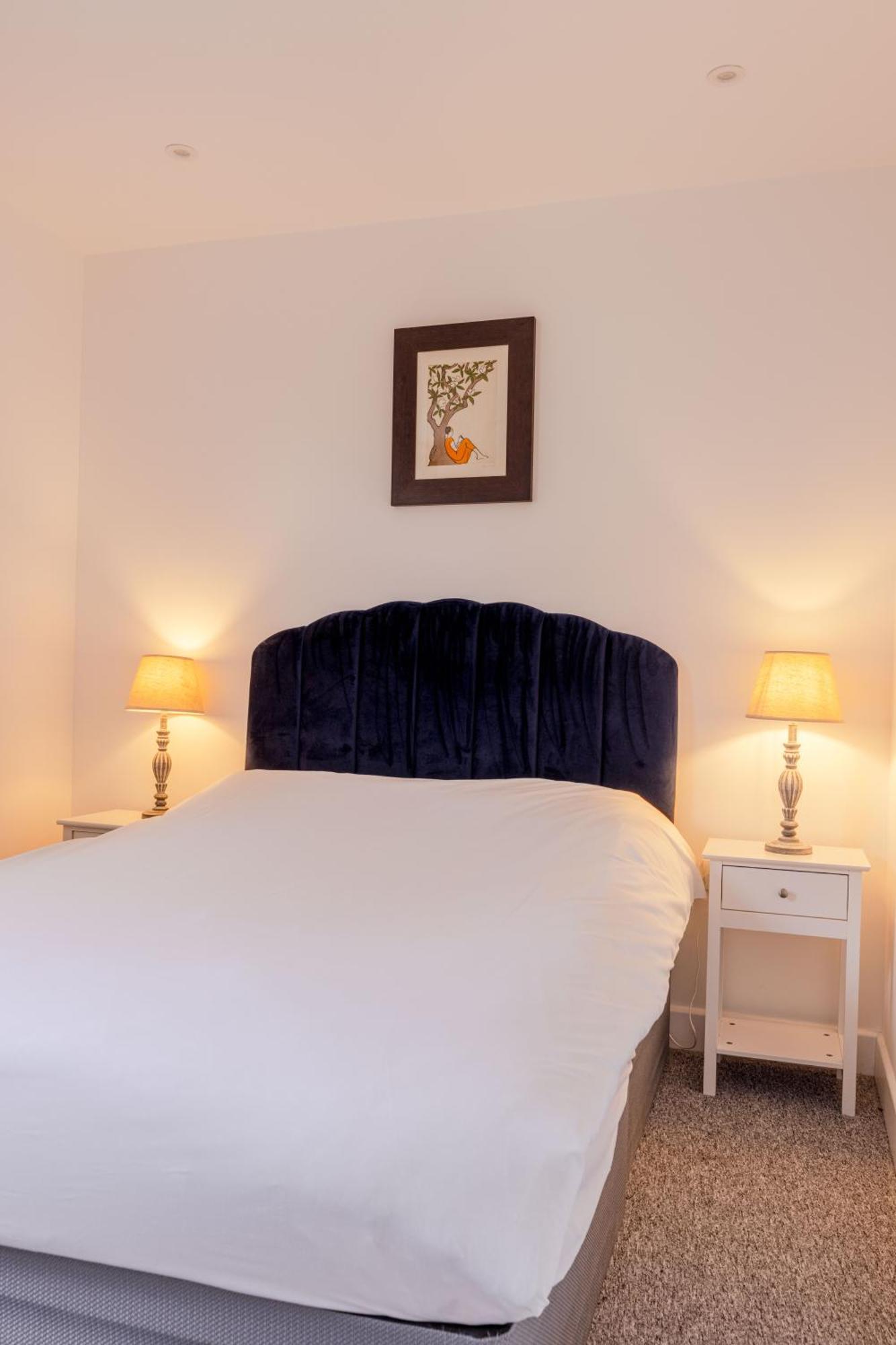 Boutique Vertigo Apartment Central Kingston/London كنغستون أبون تامْسْ المظهر الخارجي الصورة