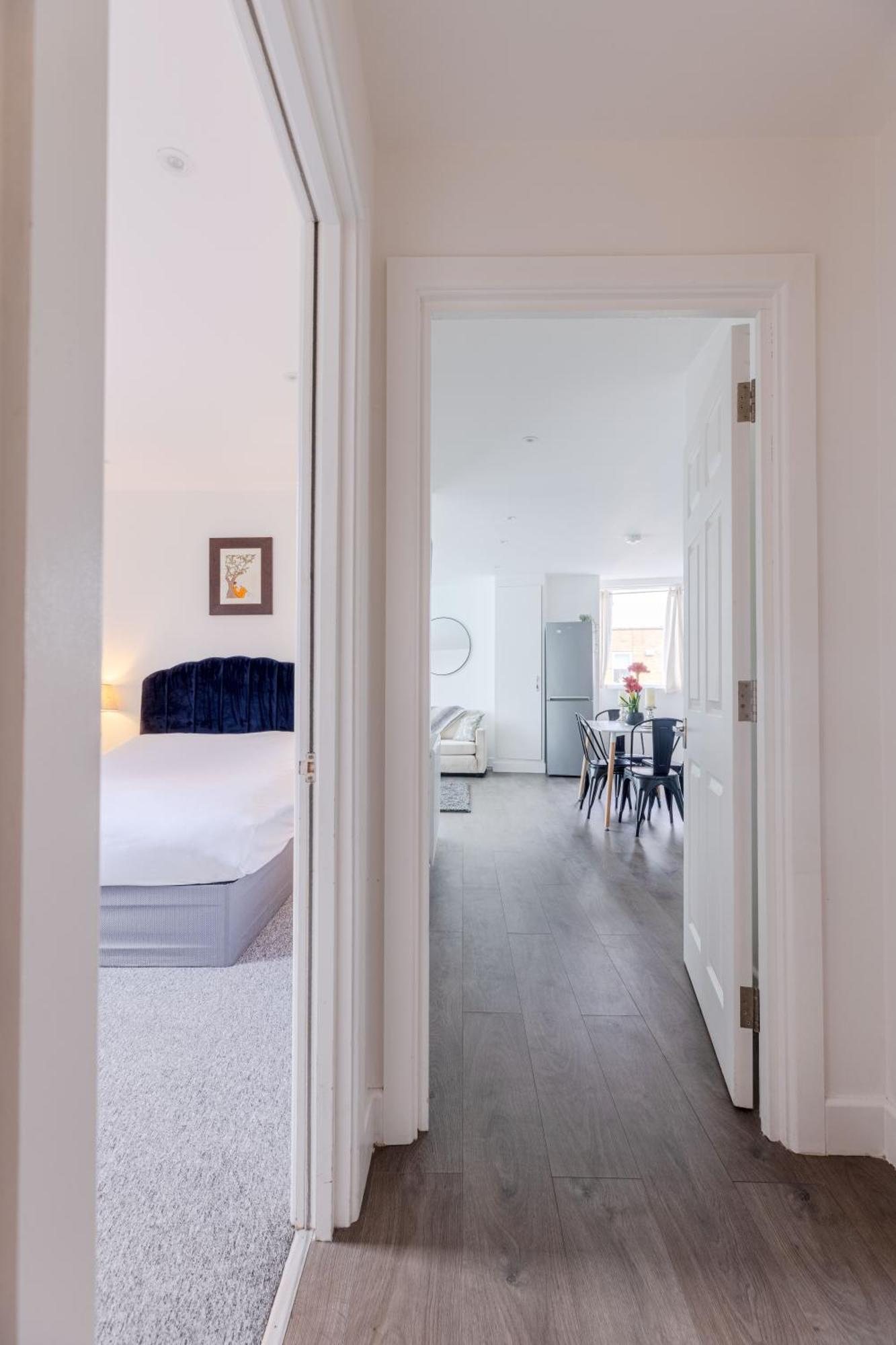 Boutique Vertigo Apartment Central Kingston/London كنغستون أبون تامْسْ المظهر الخارجي الصورة